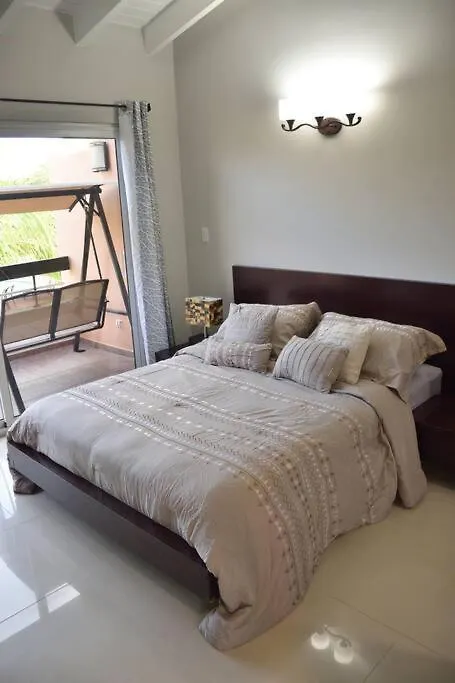 Apartment Amazing 2-Bedroom Townhouse Near Eagle Beach Palm Beach
